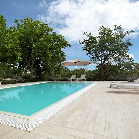 Aurelia, Le Di Aurelia Villa *